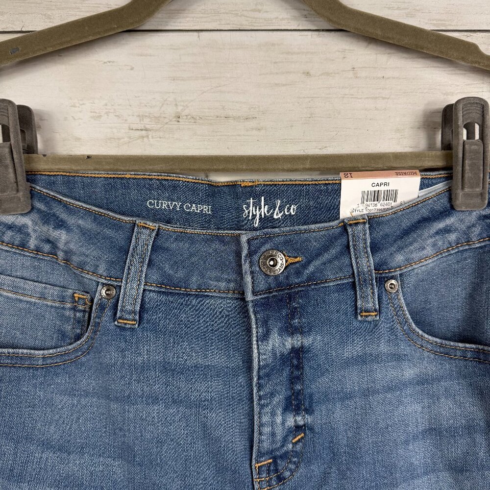 Style & Co Curvy Capri Mid-Rise Jeans - Picture 5 of 5